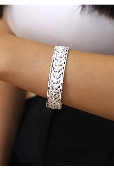 Y�resel Pullu Desenli Model Telkari G�m�� Kad�n Bilezik 201024634