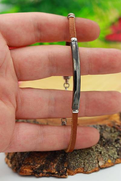 Sade Model Kahverengi Deri Kordonlu Unisex G�m�� Bileklik