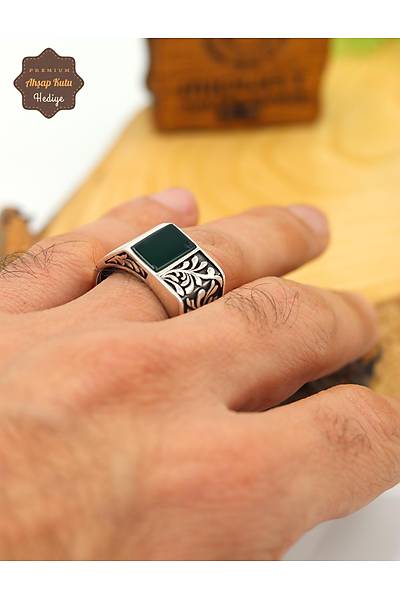 Z�mr�t Ta�l� Yaprak Motifli 925 Ayar G�m�� Erkek Y�z�k 201024890
