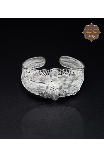 Y�resel �i�ek Desenli Model Telkari G�m�� Kad�n Bilezik 201024636