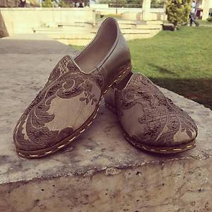 ALTIN RENK DER� VE KUMA� BAYAN