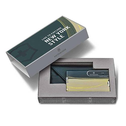 Victorinox 0.7100.E223 Swiss Card Classic Ruby New York Style
