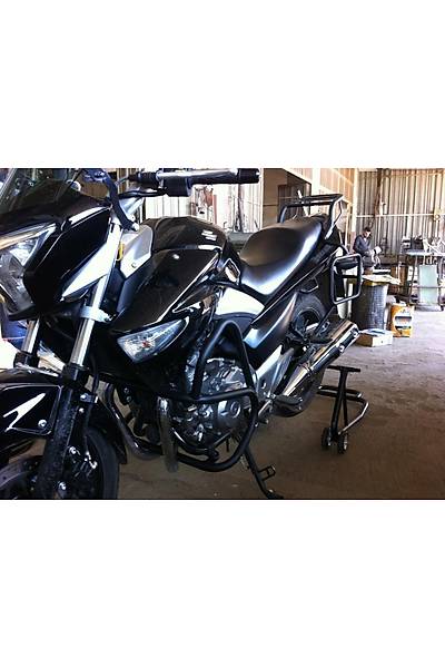 Suzuki GW250 Inazuma Yan anta Demiri