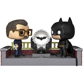 Funko POP DC Movie Moment Batman 80th - Batman with Light Up Bat Signal