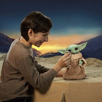 Hasbro Star Wars Galactic Snackin' Grogu Animatronic Figure