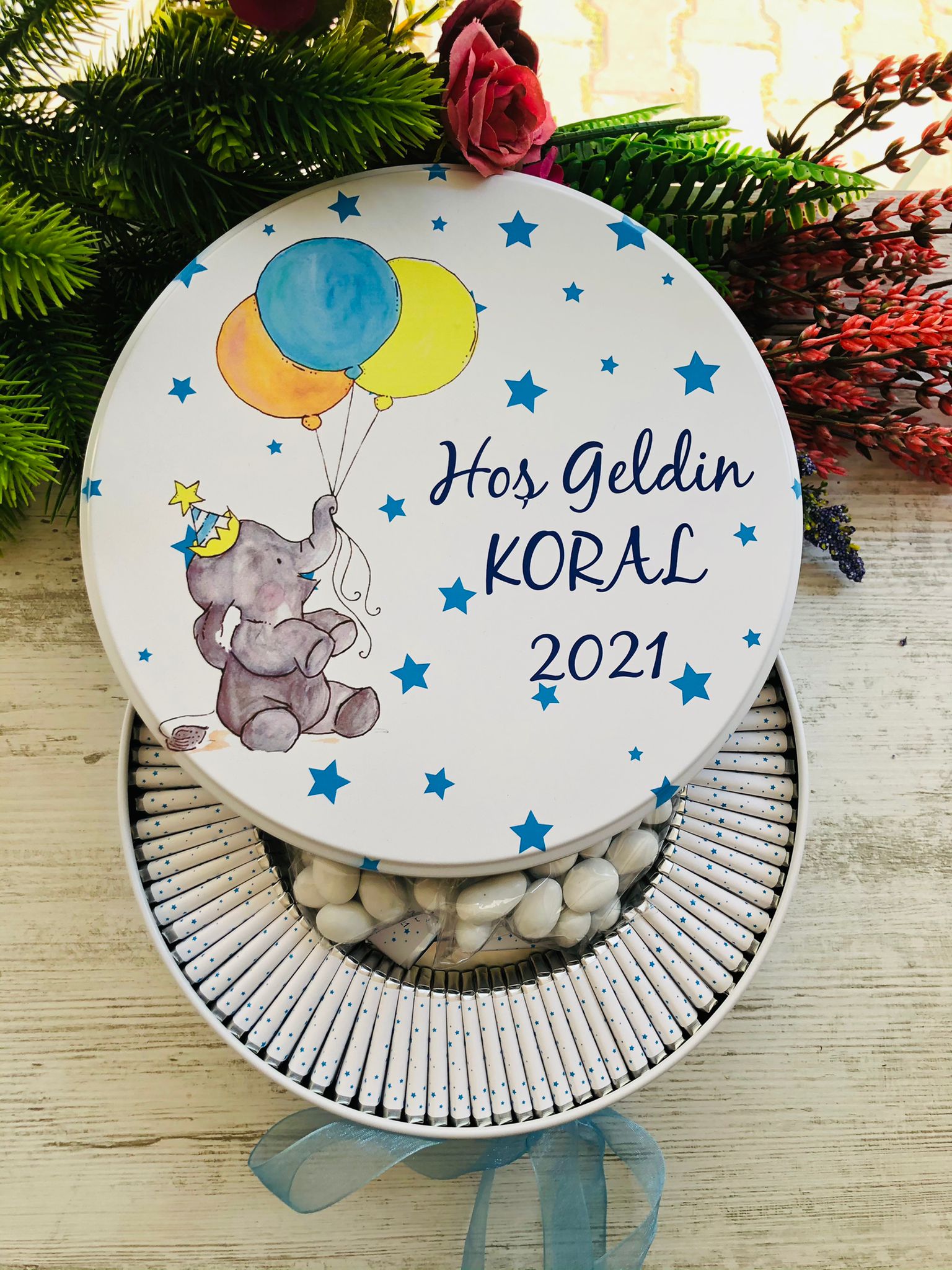 BALON TUTAN FİL TEMALI ÇİKOLATA KUTUSU