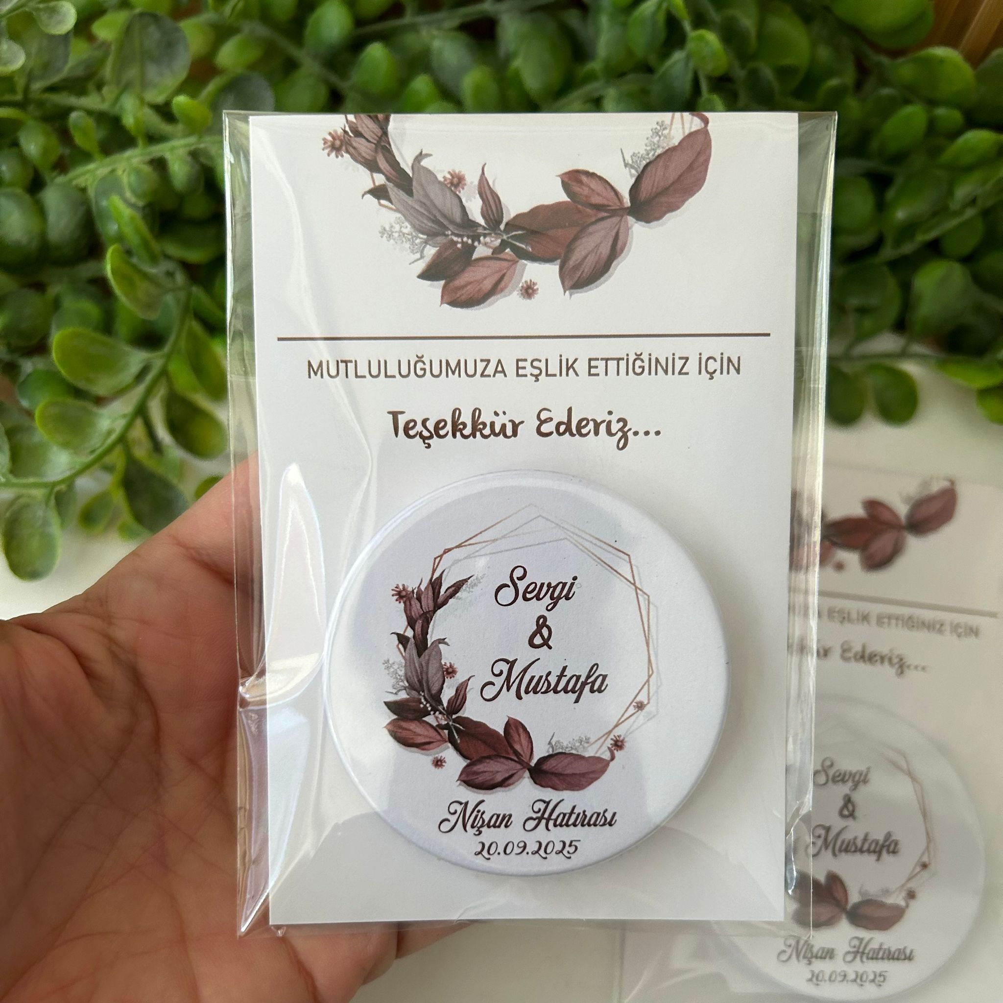 Kahve Çiçek Temalı Buton  Açacaklı Magnet