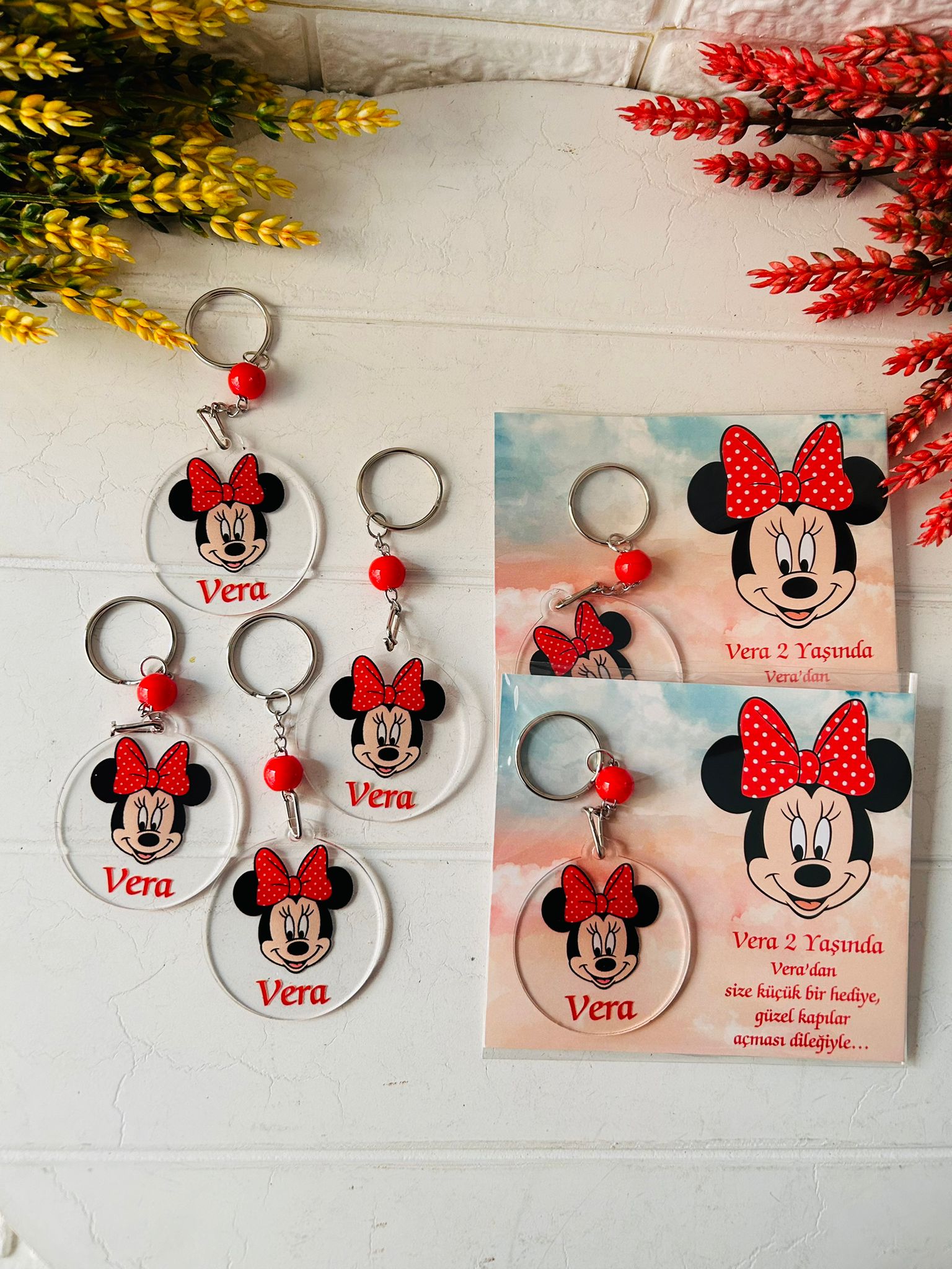 Minnie Mouse  Temalı Pleksi Anahtarlık