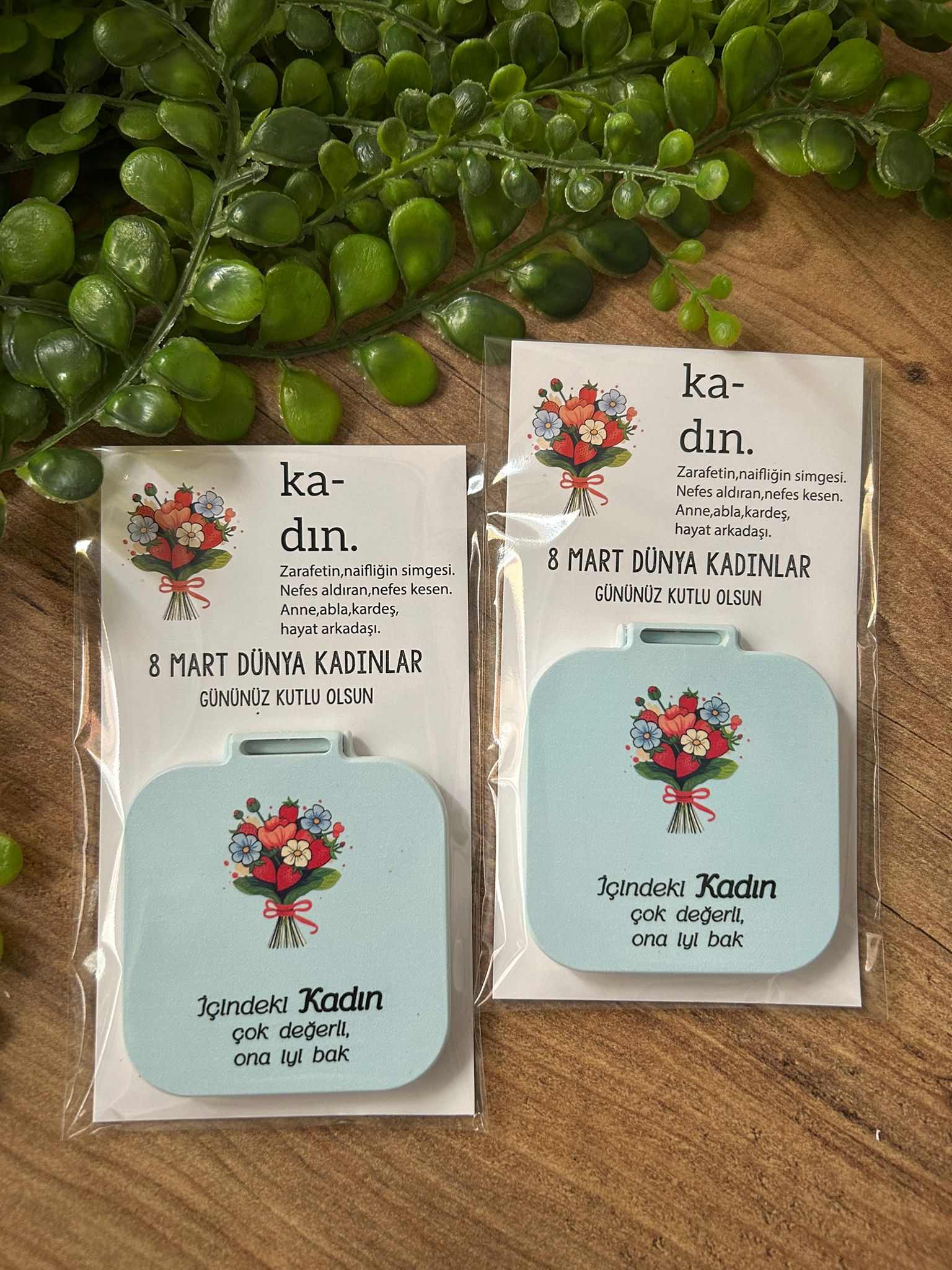 Kadınlar Günü  Temalı Kare  Ayna