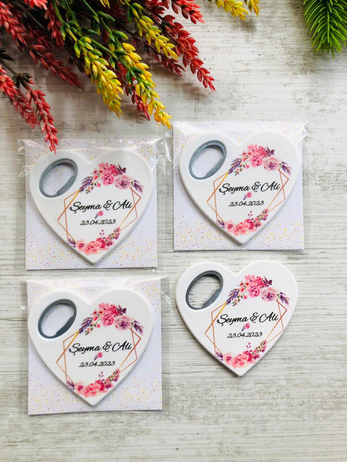 Pembe Çiçek Temalı Kalp Magnet