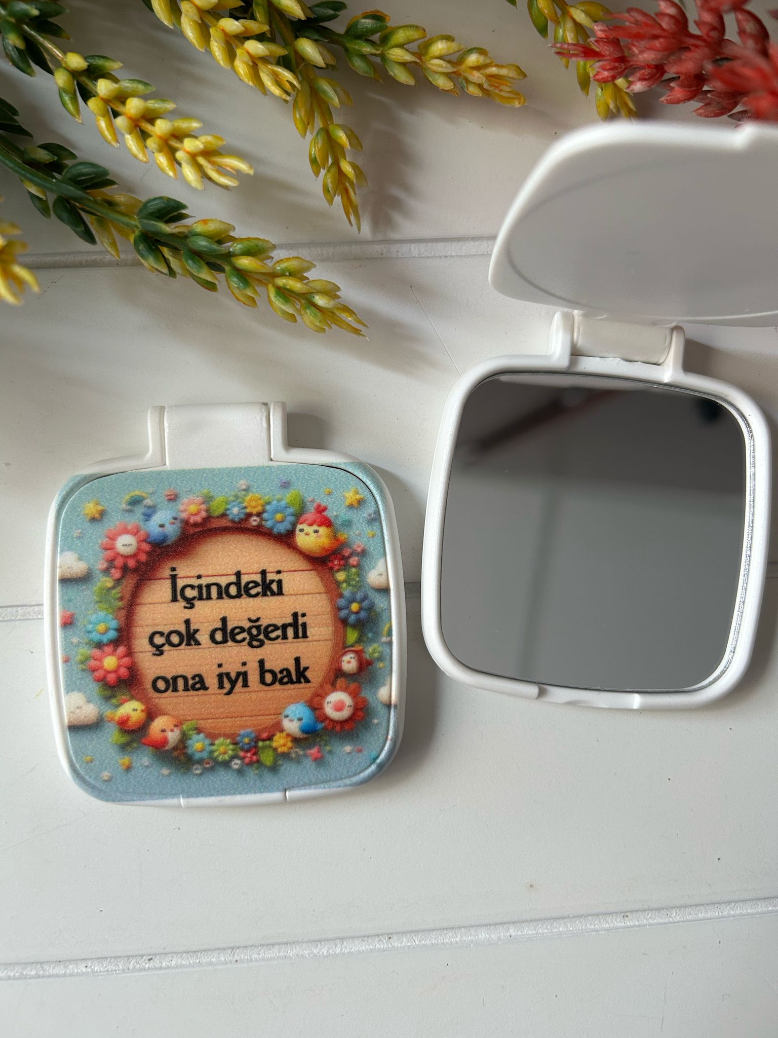 Çiçekli Temalı Kare Pleksi Ayna