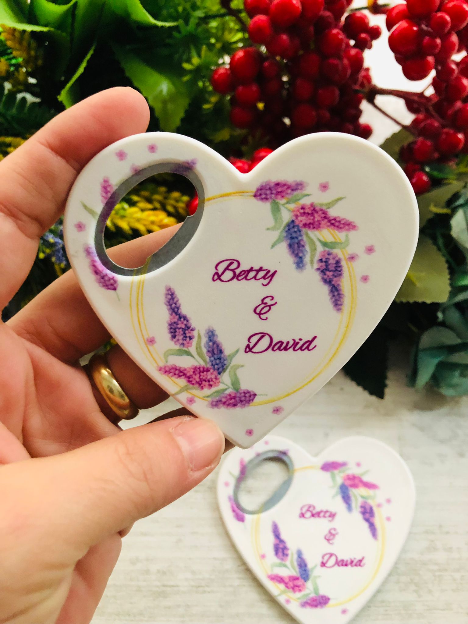Mor Çiçekli Kalp Magnet