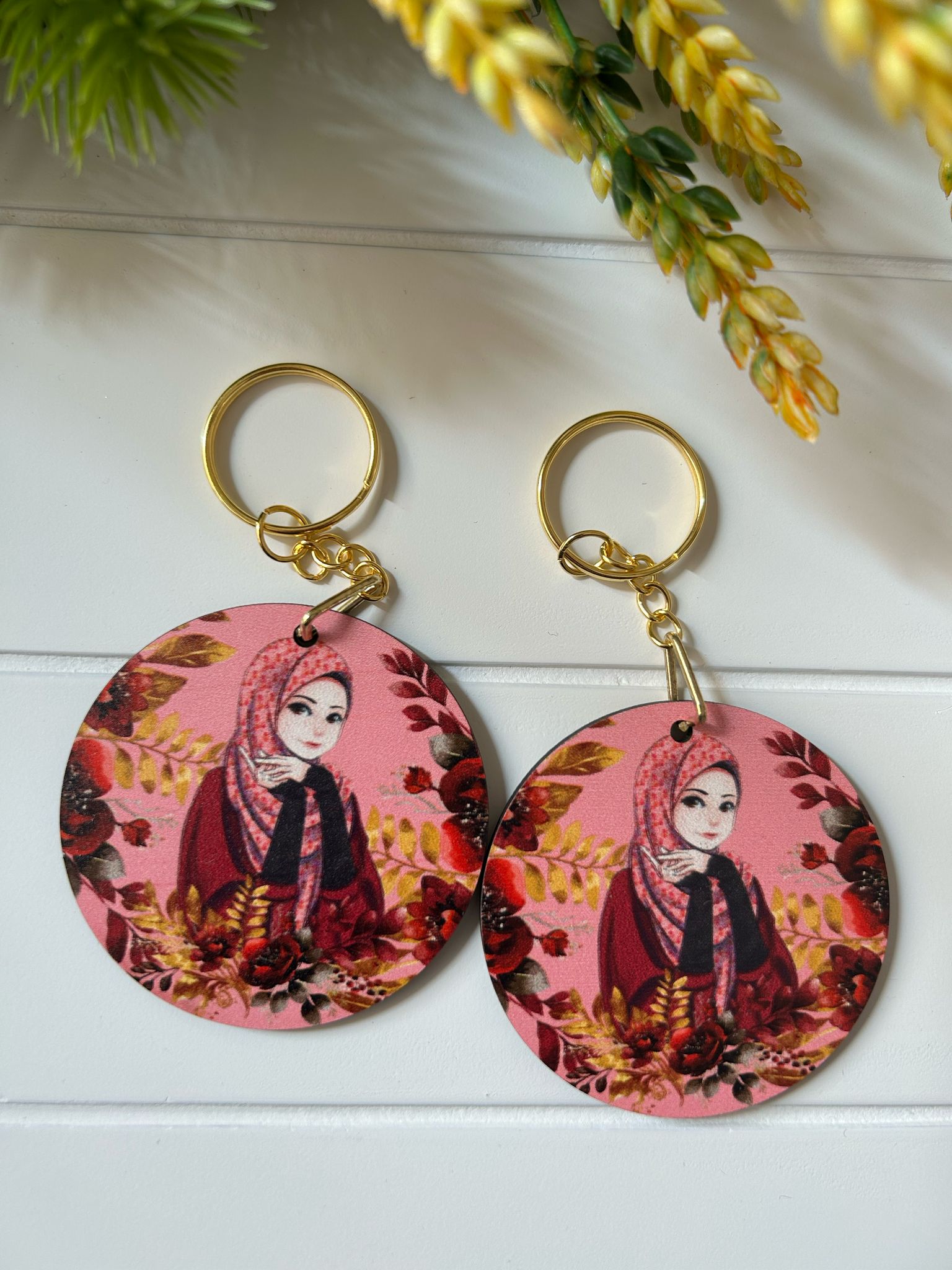 Tesettürlü Kız Pop Art  Temalı Ahşap Anahtarlık
