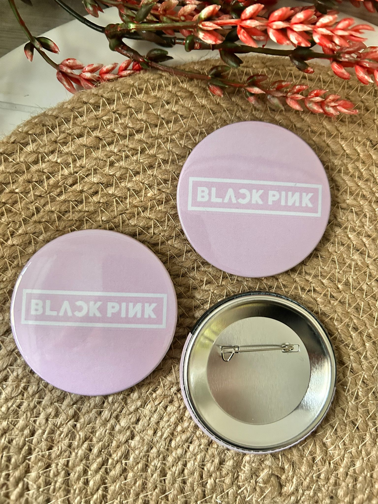 BLACK PİNK TEMALI  İĞNELİ ROZET