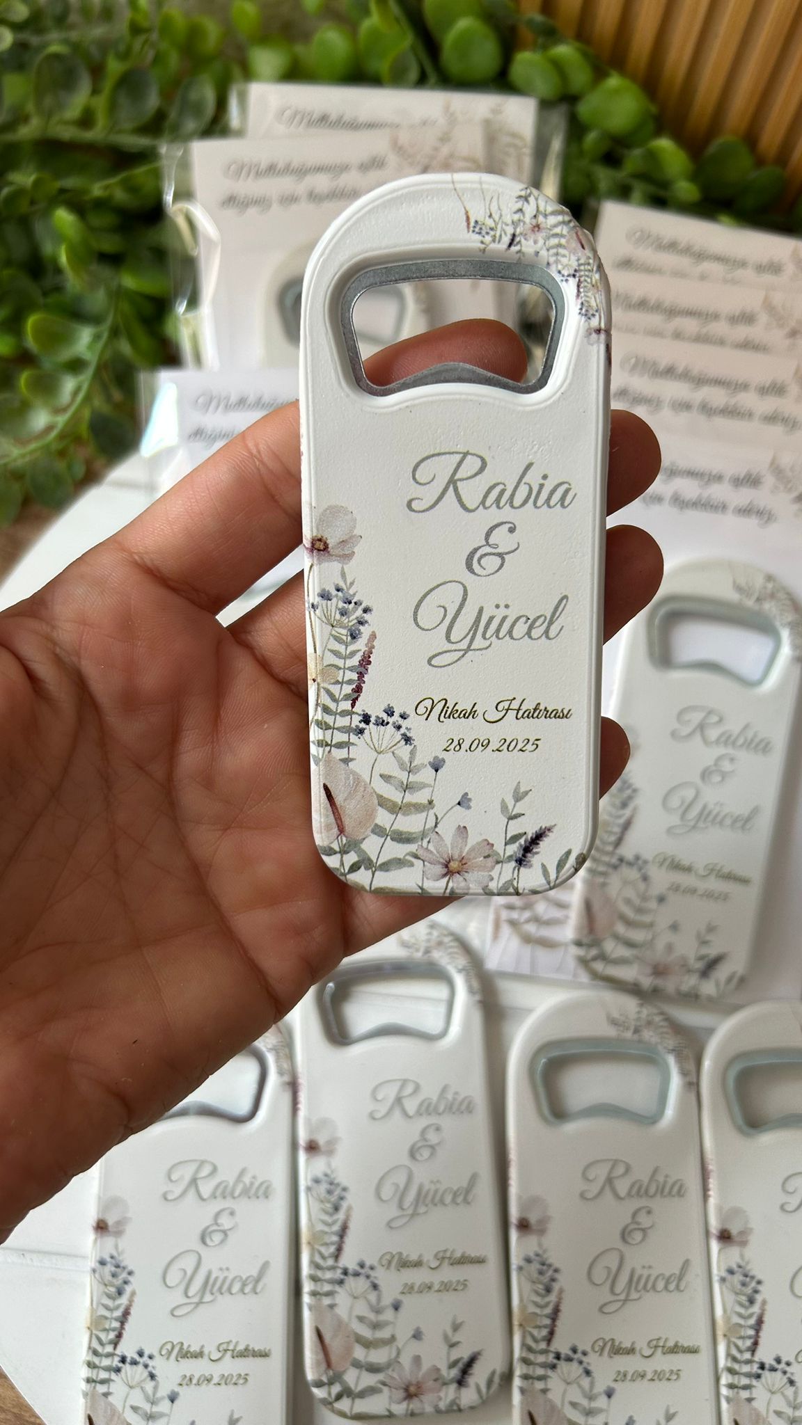 ÇİÇEKLİ UZUN AÇACAKLI MAGNET
