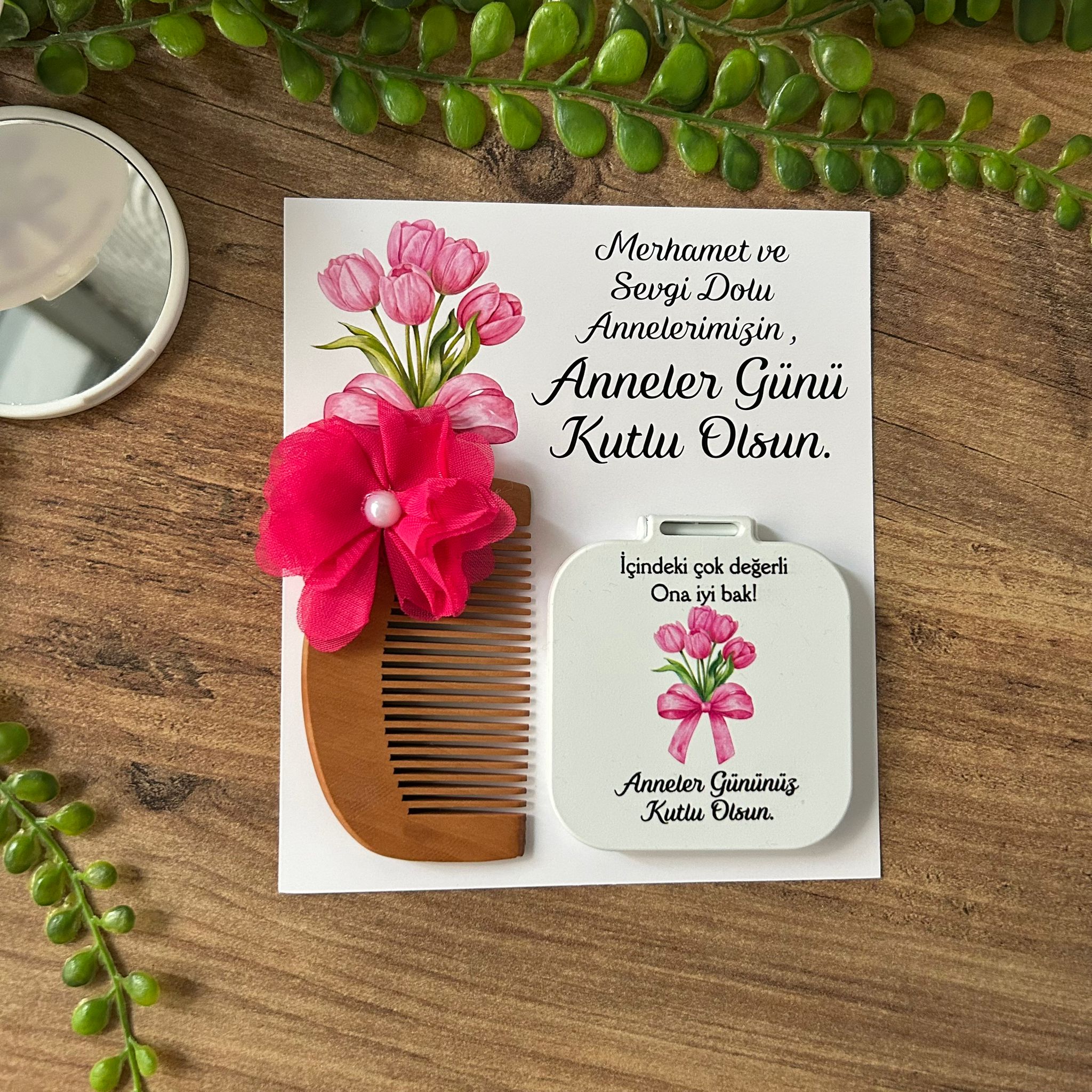 Anneler Günü Hediyelik Set - Ayna ve Ahşap Tarak