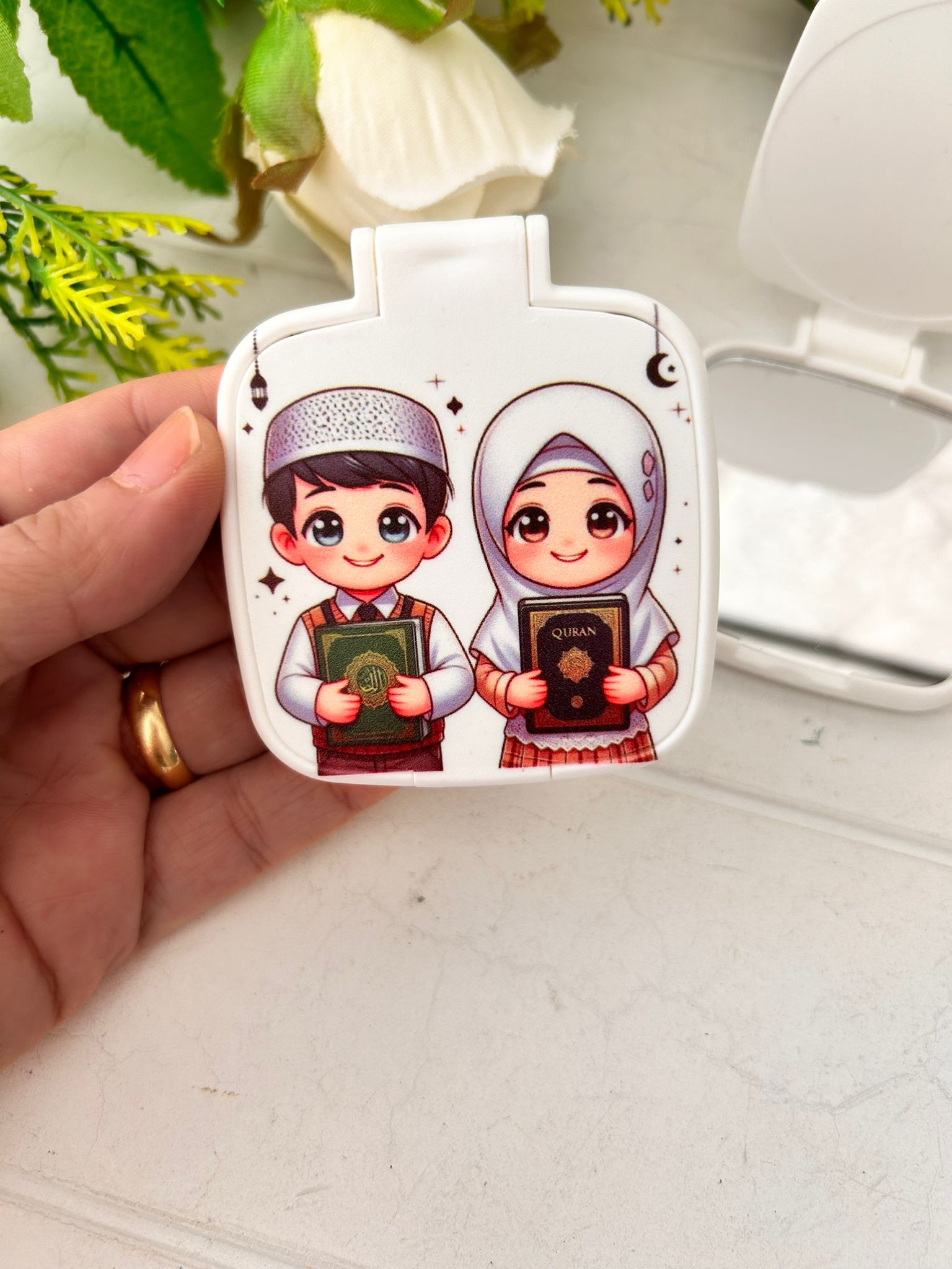 Kuran Okuyorum Temalı Kare Pleksi Ayna
