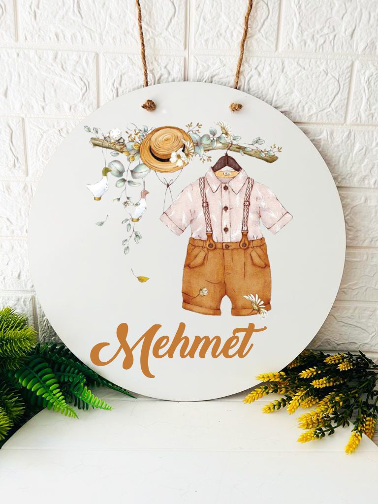 38 cm Ahşap Kapı Süsü-Bebek Kıyafeti  Temalı