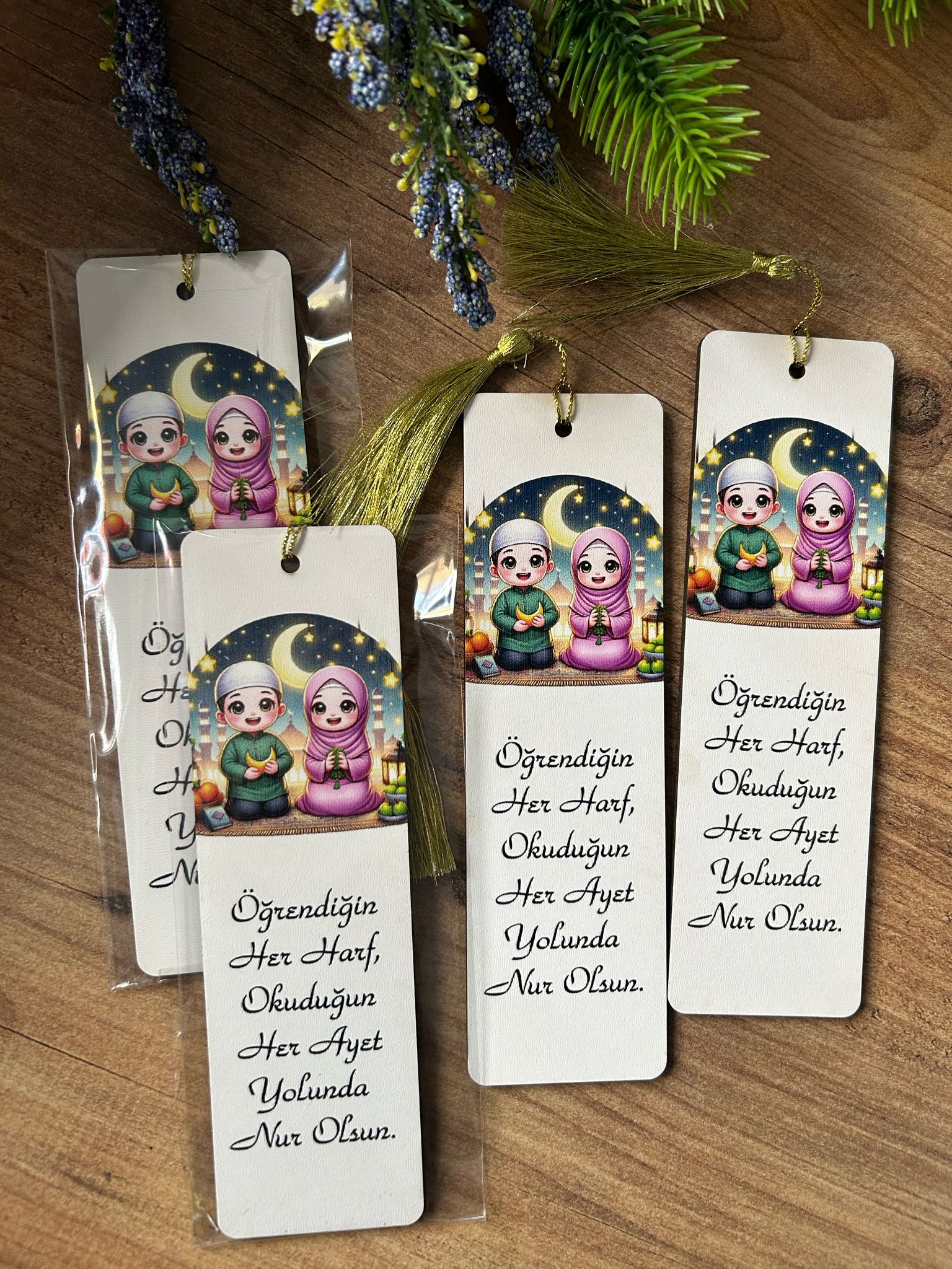 5x17 cm  Ahşap Kitap Ayraçları -Kuran Okuyorum Temalı