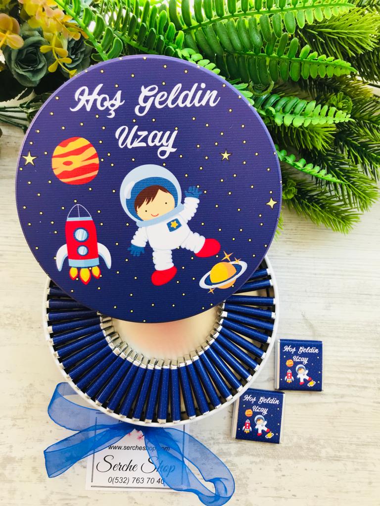 UZAY VE ASTRONOT  TEMALI ÇİKOLATA KUTUSU