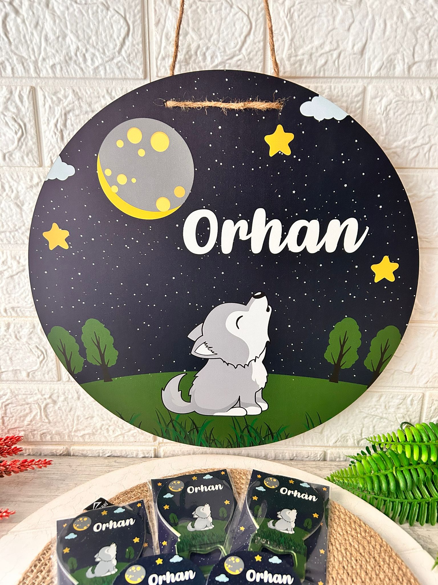 YAVRU KURT TEMALI 38 cm Ahşap Kapı Süsü