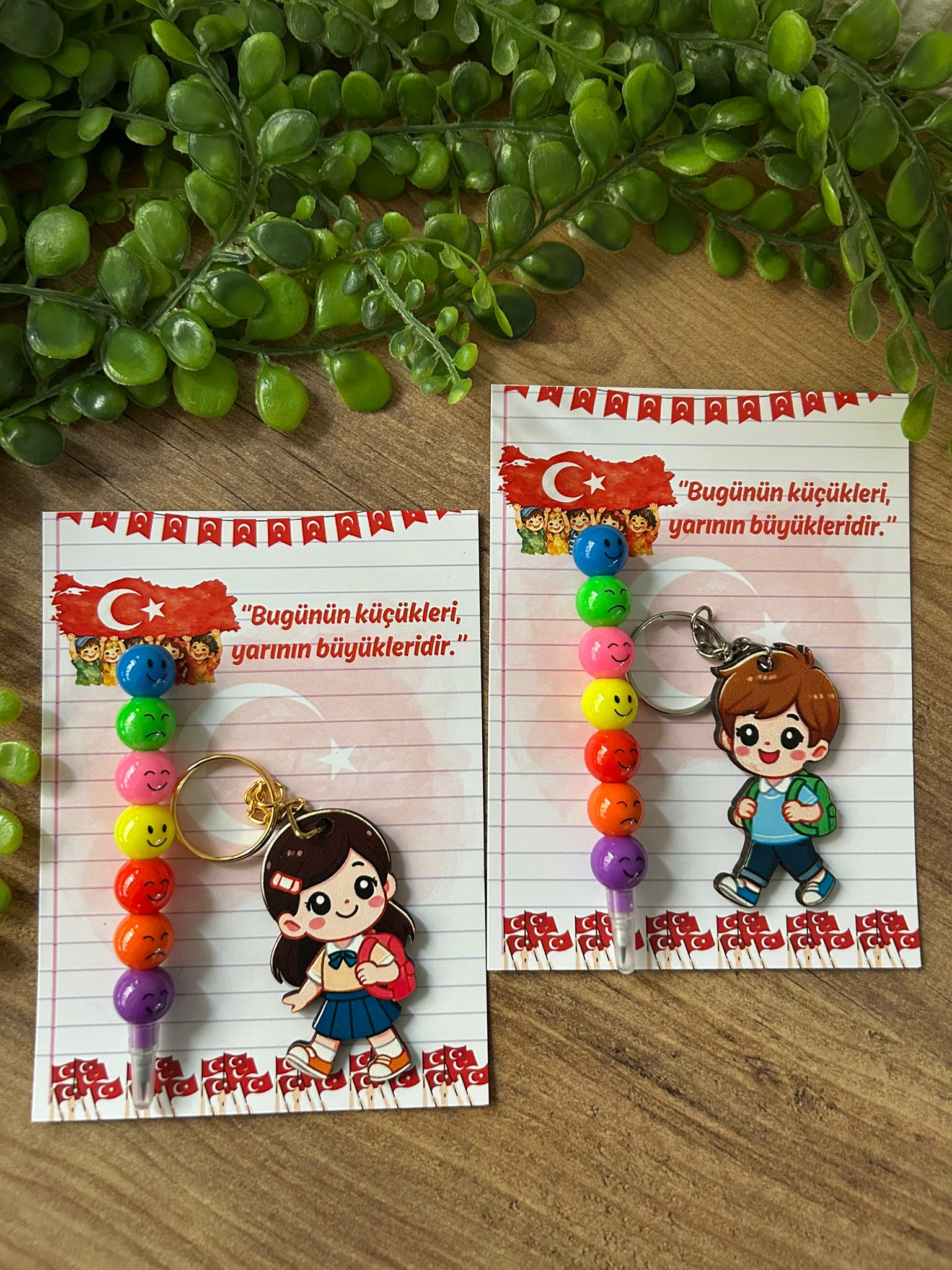 23 NİSAN  AHŞAP ANAHTARLIK+EMOJİ KALEM
