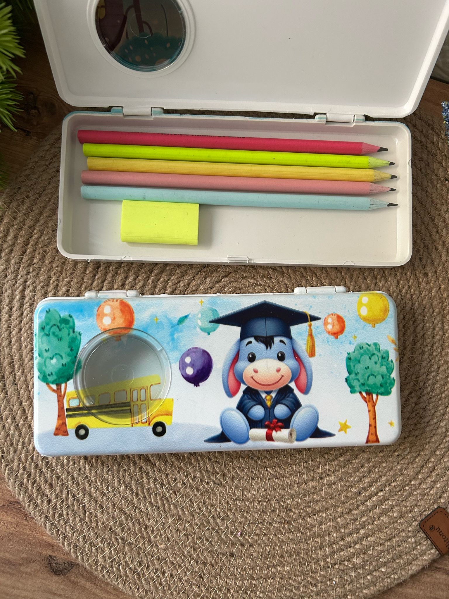 MEZUNİYET  TEMALI PLASTİK  KALEMLİK