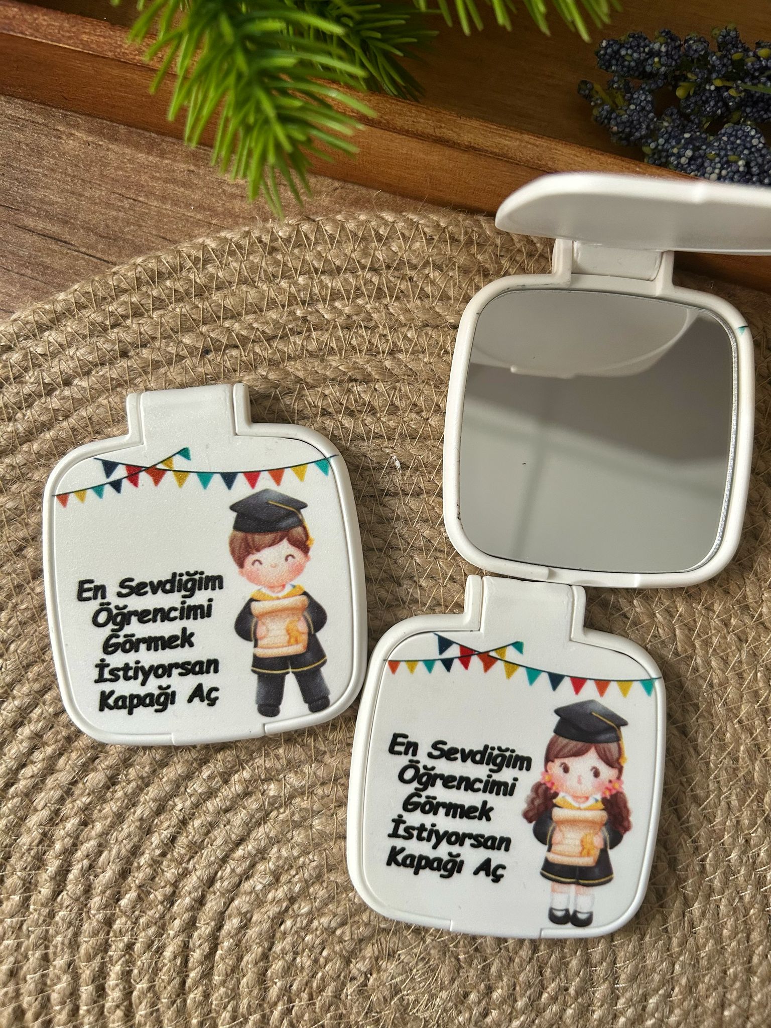 Mezuniyet ve Okul Temalı Kare Pleksi Ayna