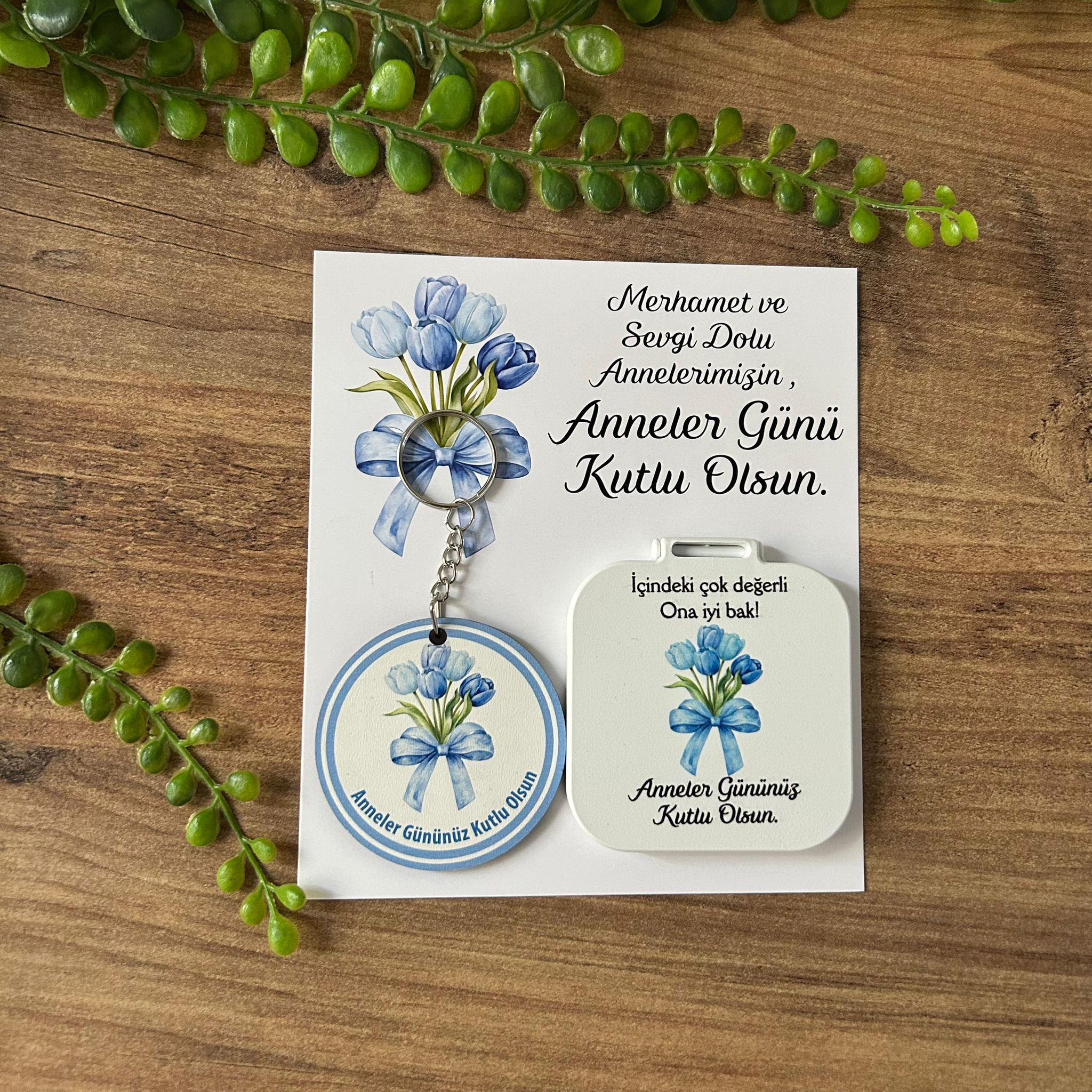 Anneye Özel Lale Desenli Anahtarlık+Ayna Set