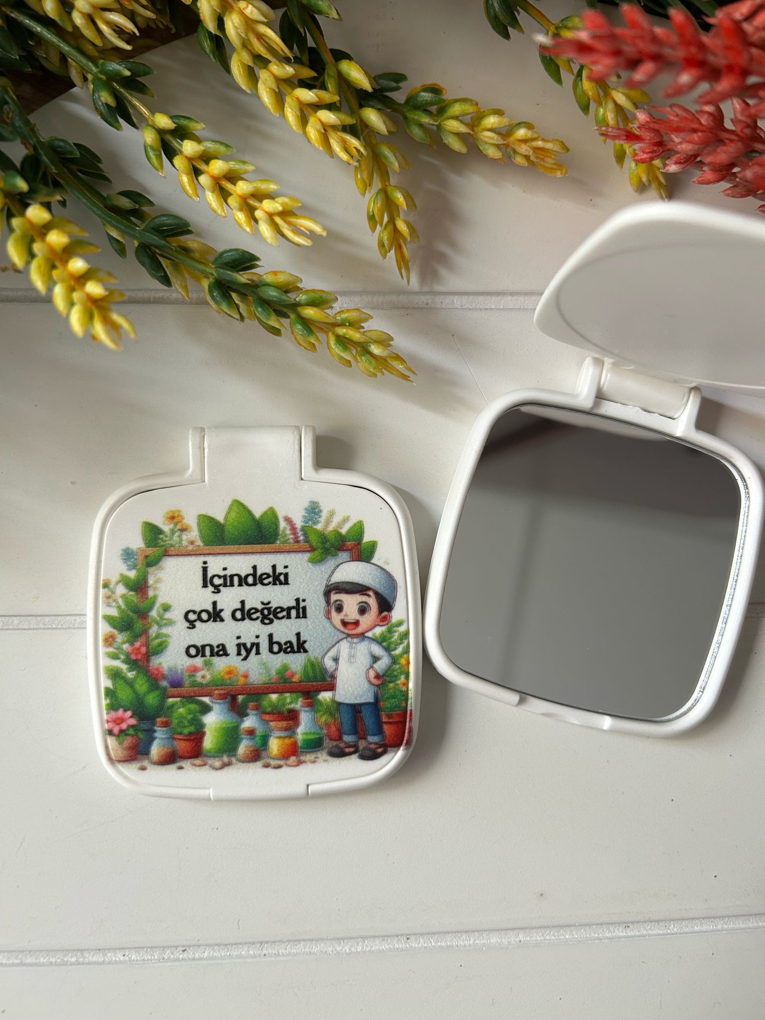 Kuran Okuyorum  Temalı Kare Pleksi Ayna