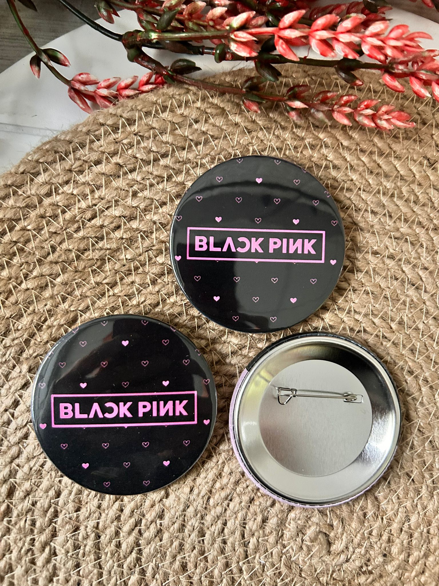 BLACK PİNK TEMALI  İĞNELİ ROZET