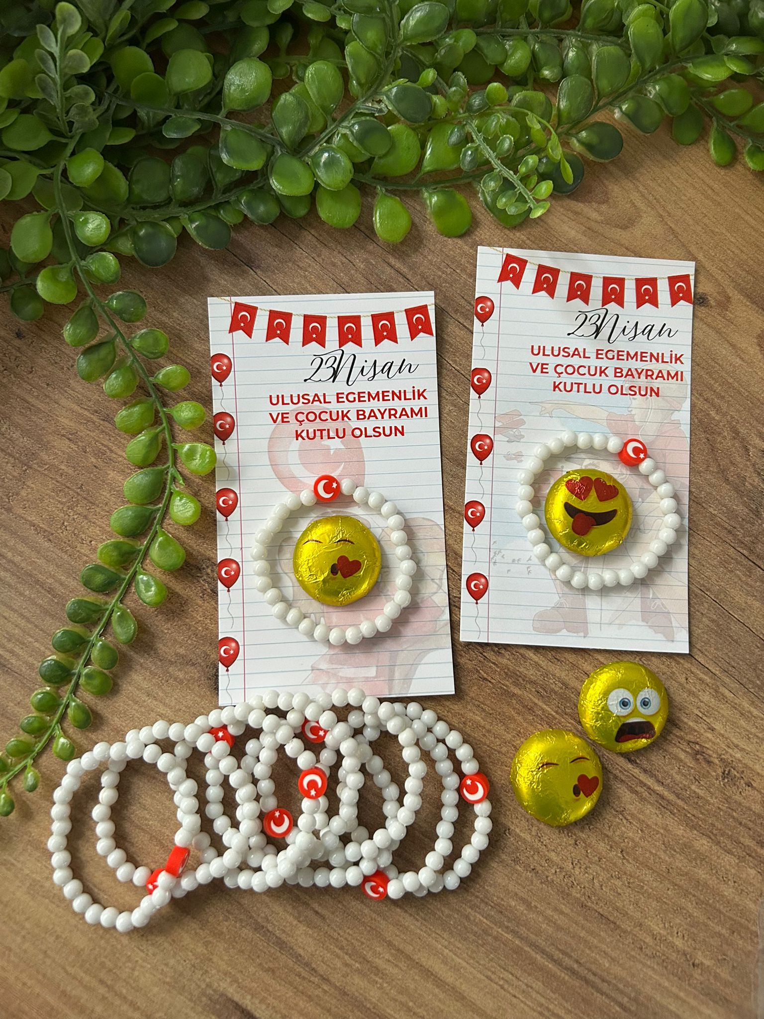 23 NİSAN  BİLEKLİK+EMOJİ ÇİKOLATA