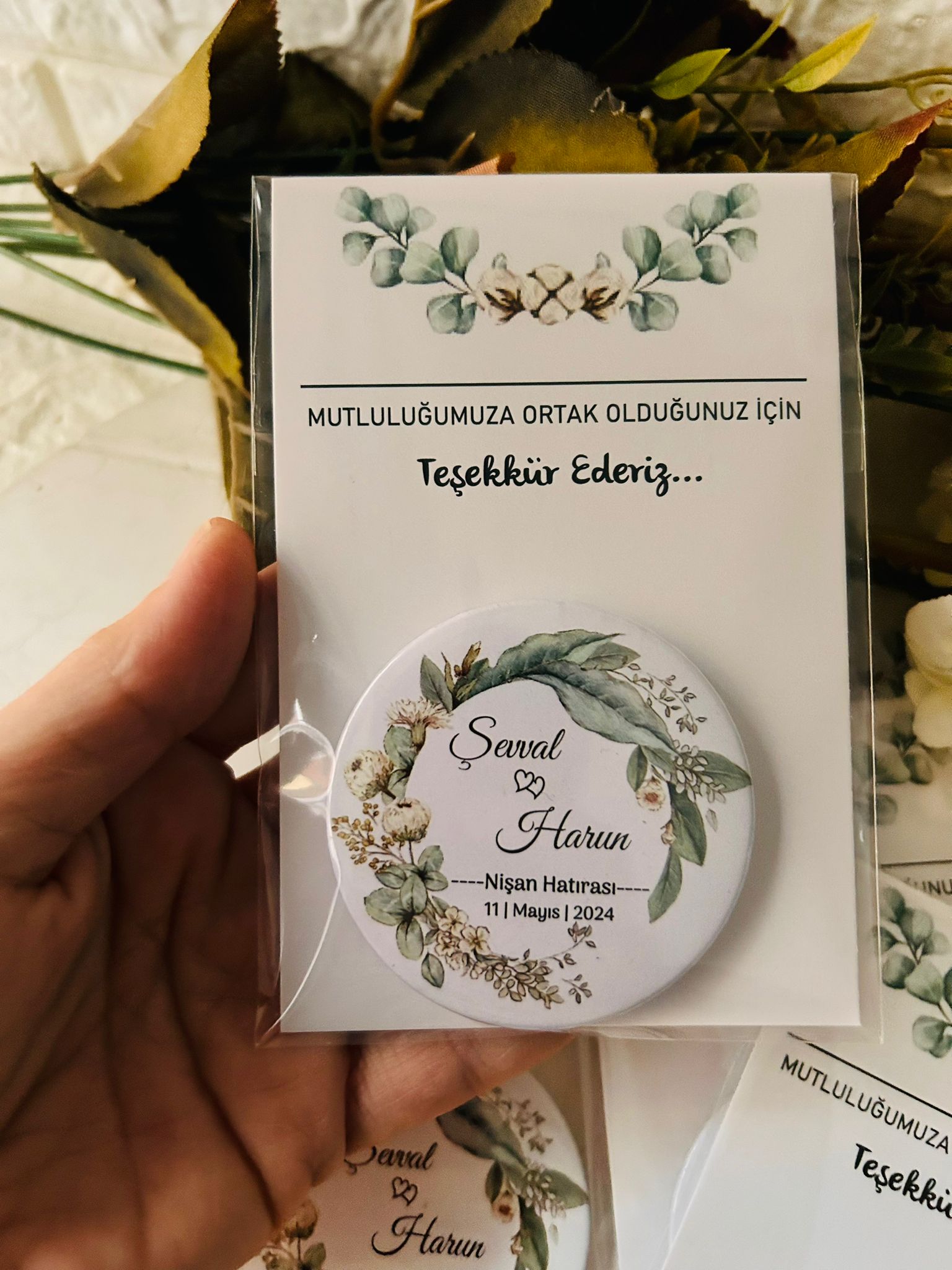 Yeşil Çiçekli Buton  Açacaklı Magnet