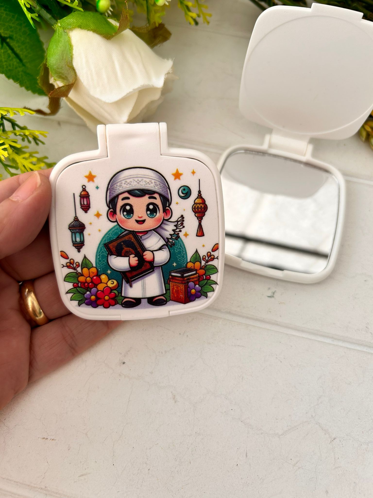 Kuran Okuyorum Temalı Kare Pleksi Ayna