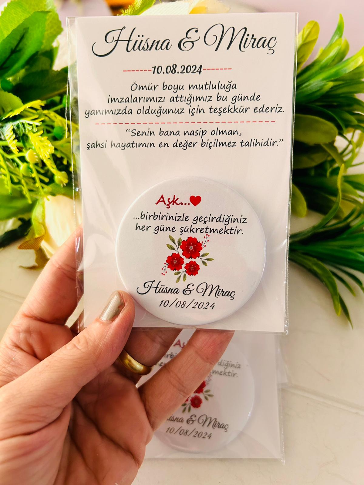 Kırmızı Çiçek Temalı Buton  Açacaklı Magnet