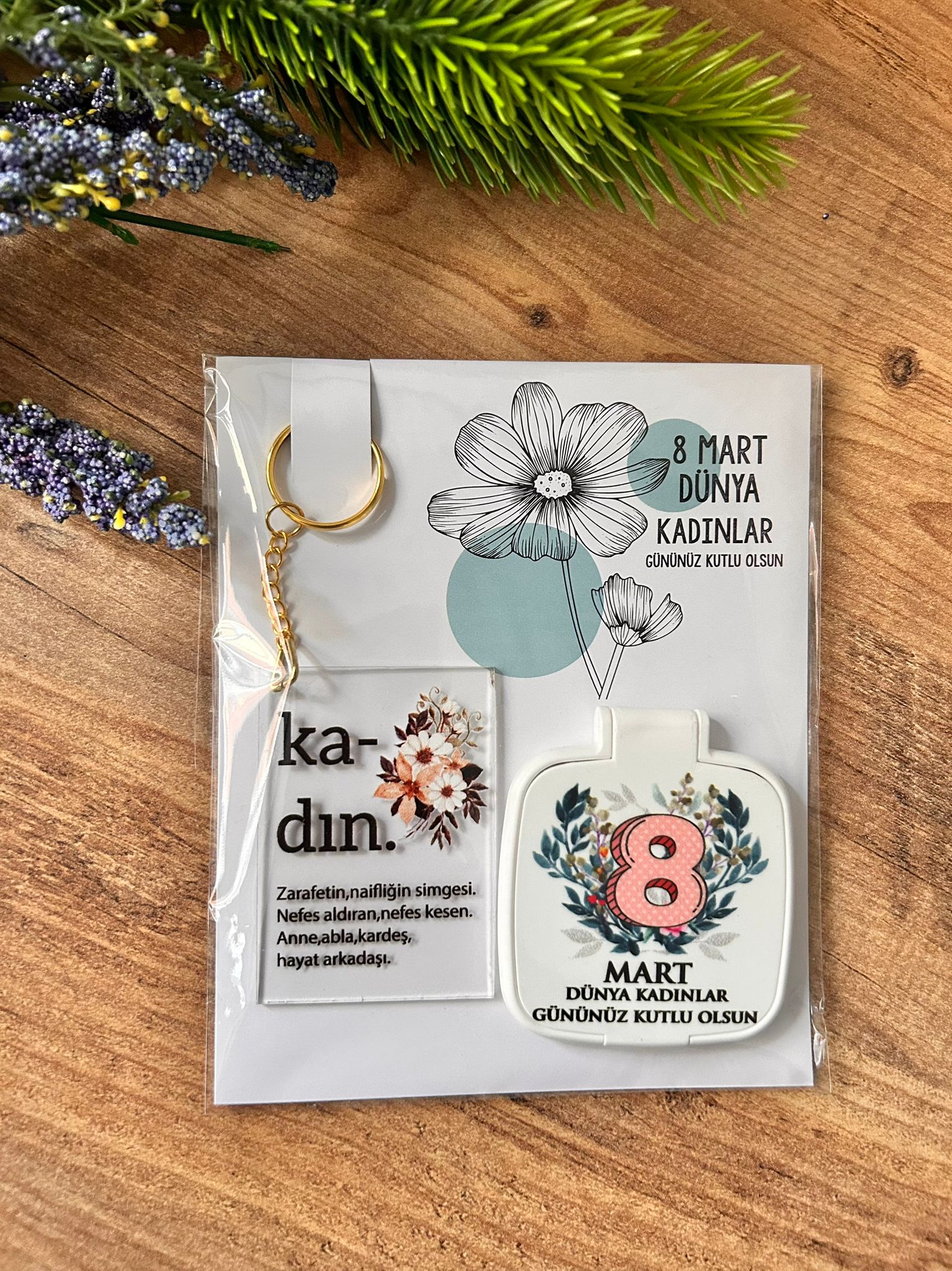 Kadınlar Günü Hediyelik Setler  Ayna ve Anahtarlık
