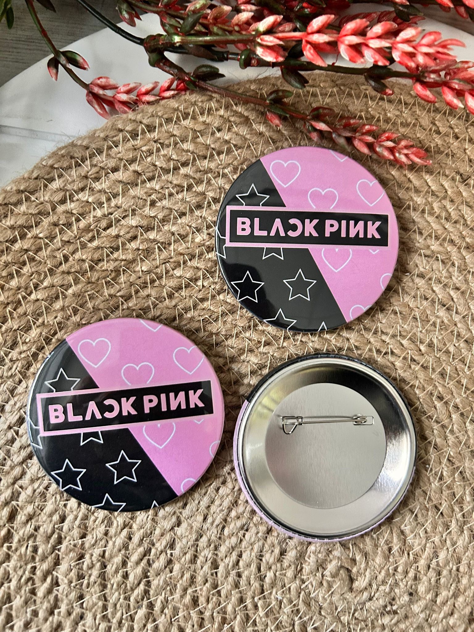 BLACK PİNK TEMALI  İĞNELİ ROZET