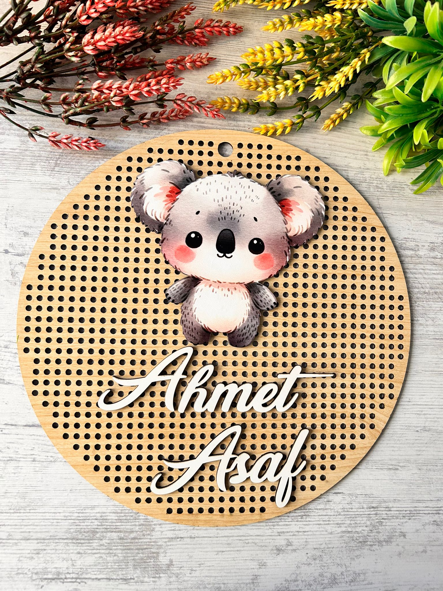 30 cm  Delikli Ahşap Kapı Süsü-Kabartma Desen-Koala