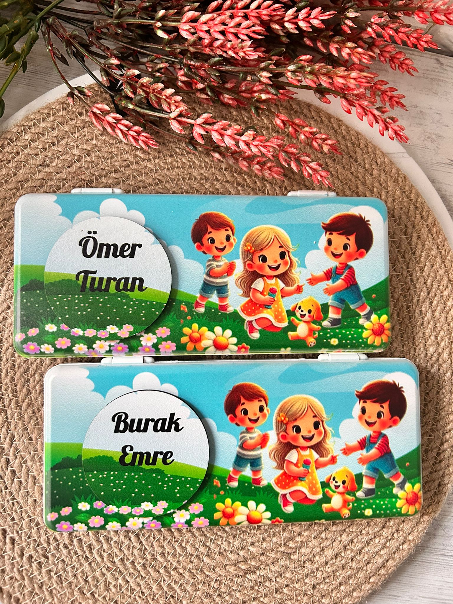 ÇOCUKLAR  TEMALI PLASTİK  KALEMLİK