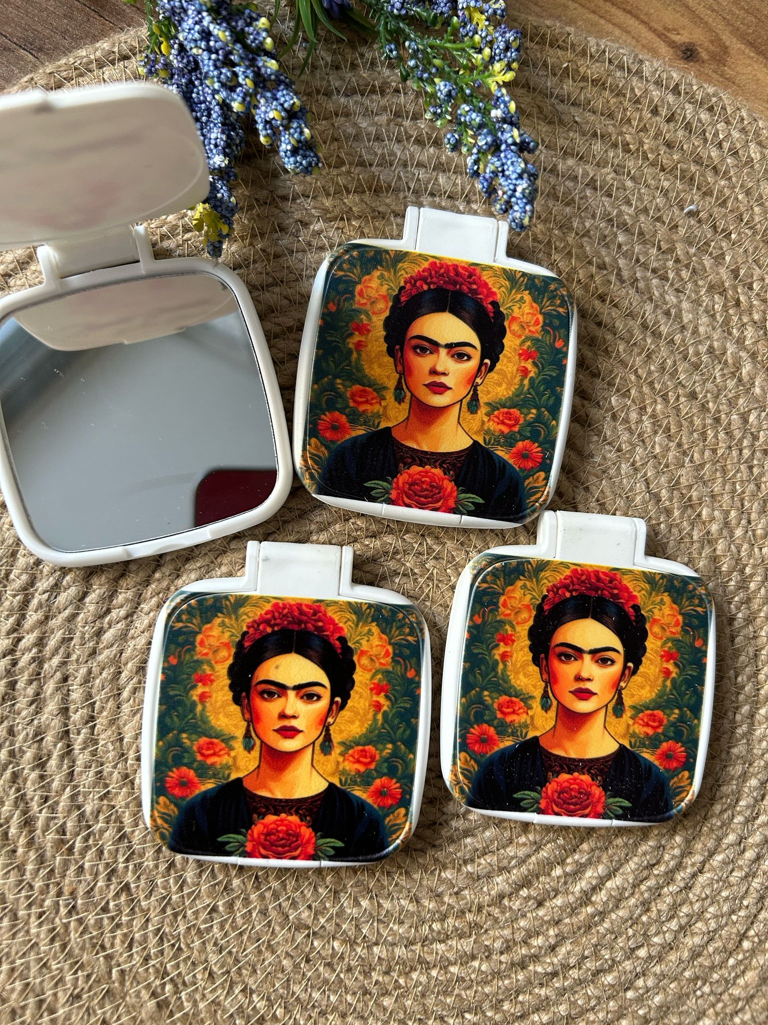 Frida-Anne-Kadın Temalı Kare Pleksi Ayna