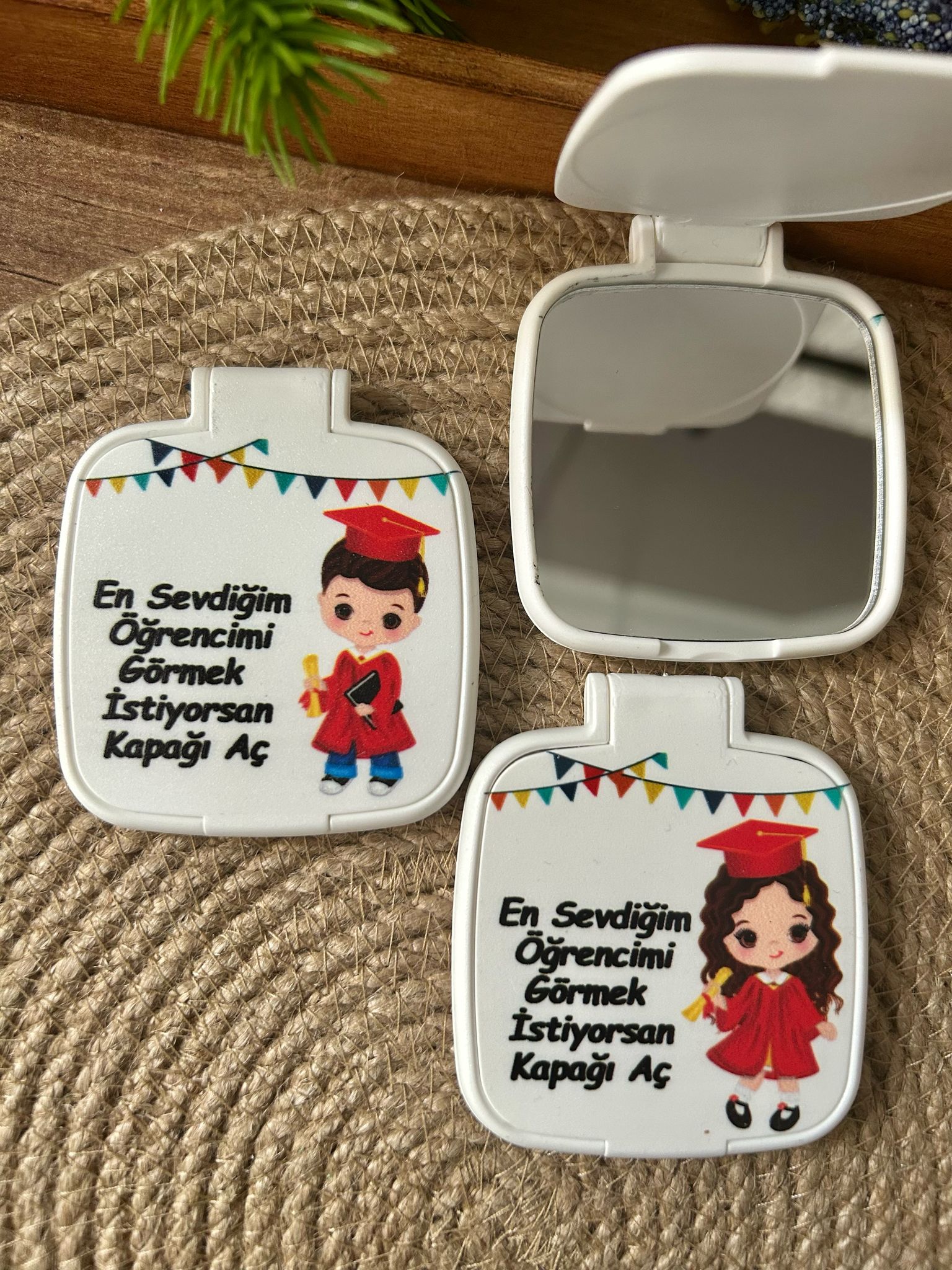 Mezuniyet ve Okul Temalı Kare Pleksi Ayna