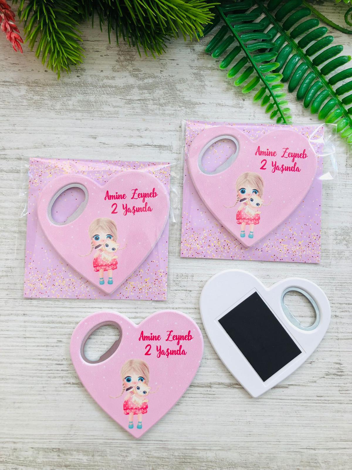Şirin Kız Temalı Kalp Magnet