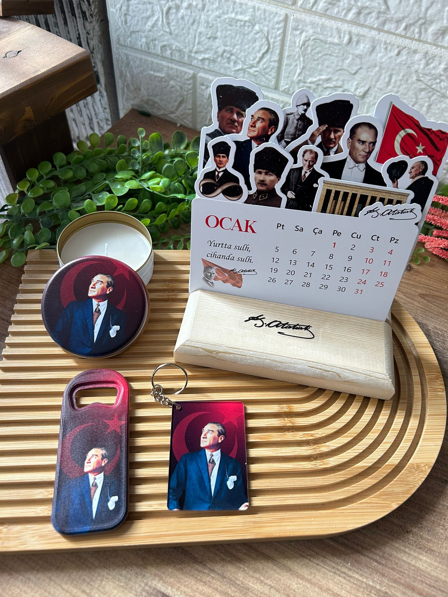 Atatürk Takvim Set ( Takvim+Mum+Anahtarlık+Magnet)