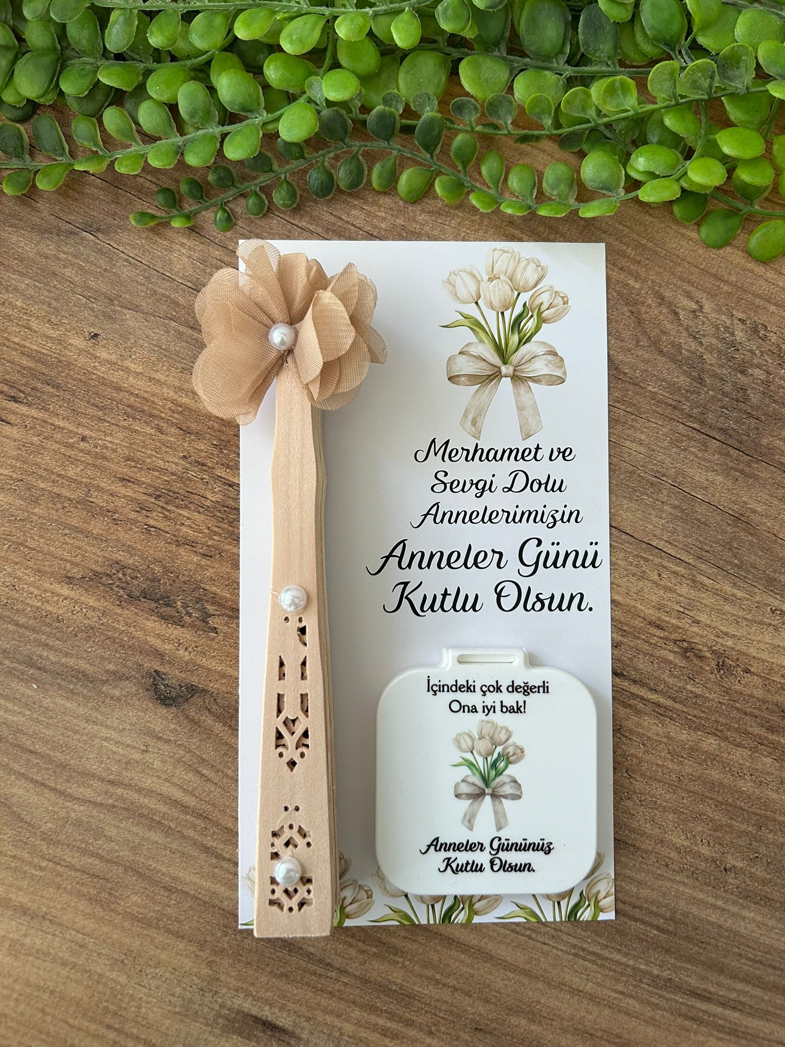 Anneye Özel  Yelpaze ve Cep Aynası