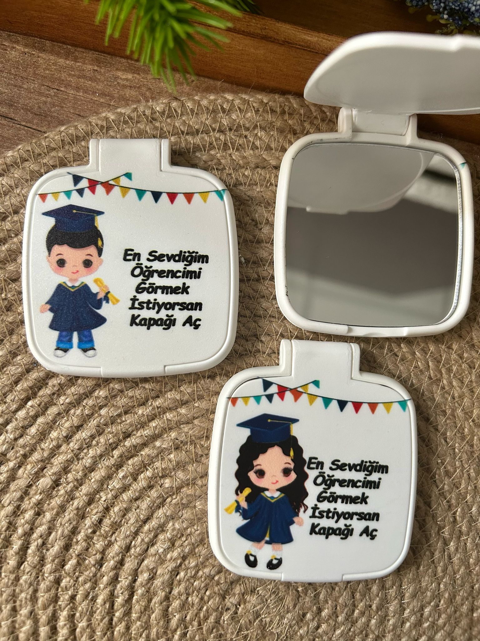 Mezuniyet ve Okul Temalı Kare Pleksi Ayna