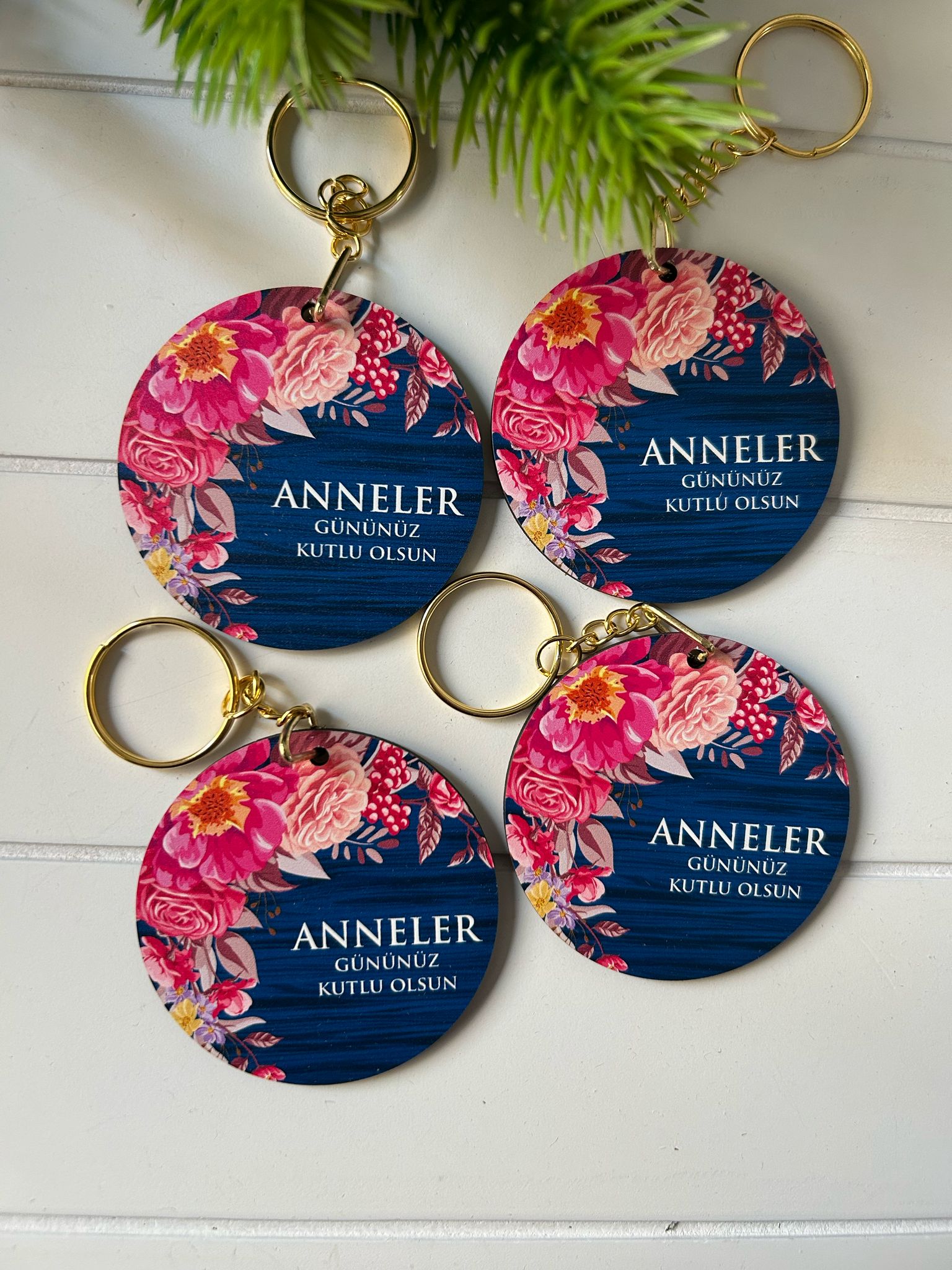 Anneler Günü-Kadınlar Günü  Ahşap Anahtarlık