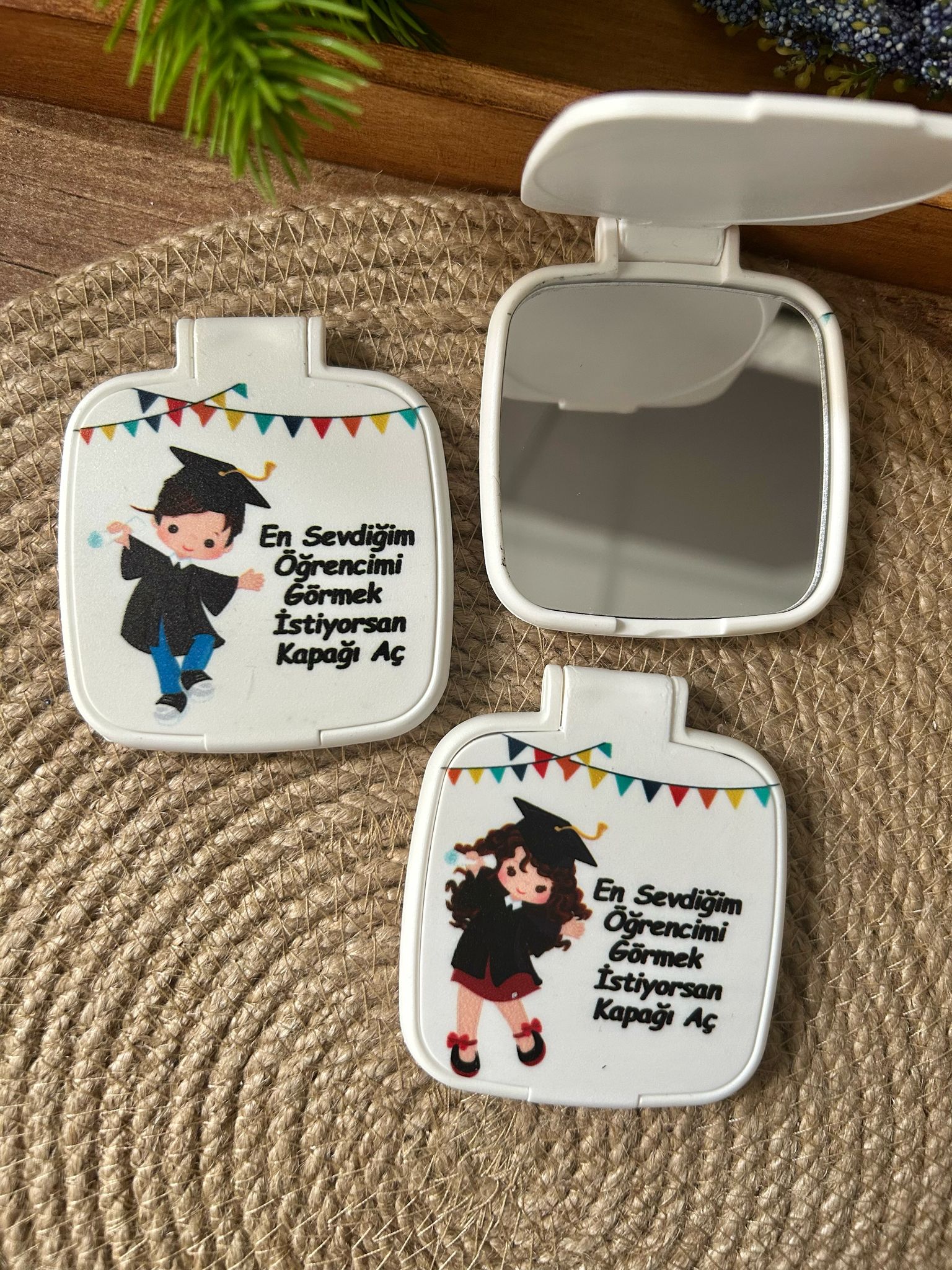 Mezuniyet ve Okul Temalı Kare Pleksi Ayna