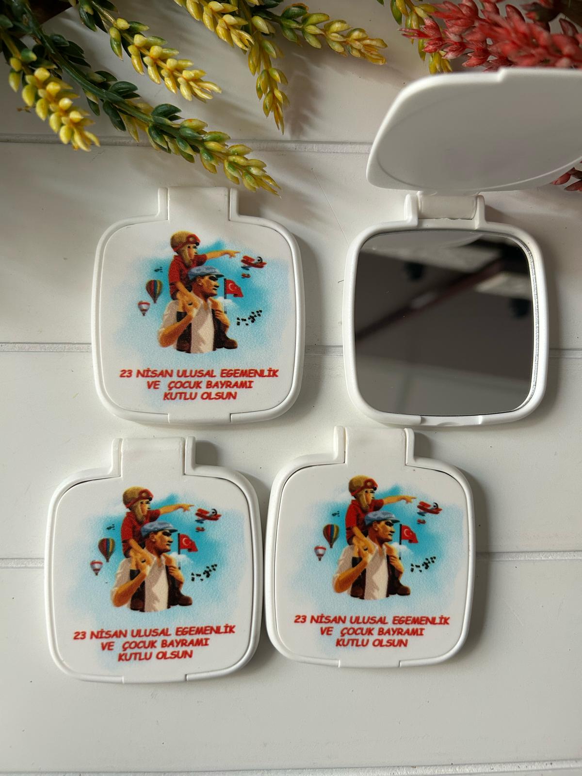 23 Nisan Temalı Kare Pleksi Ayna