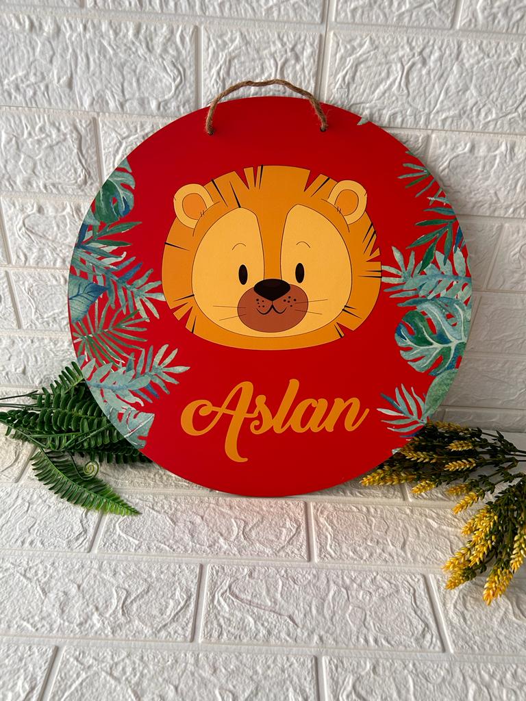 38 cm Ahşap Kapı Süsü- Aslan Temalı
