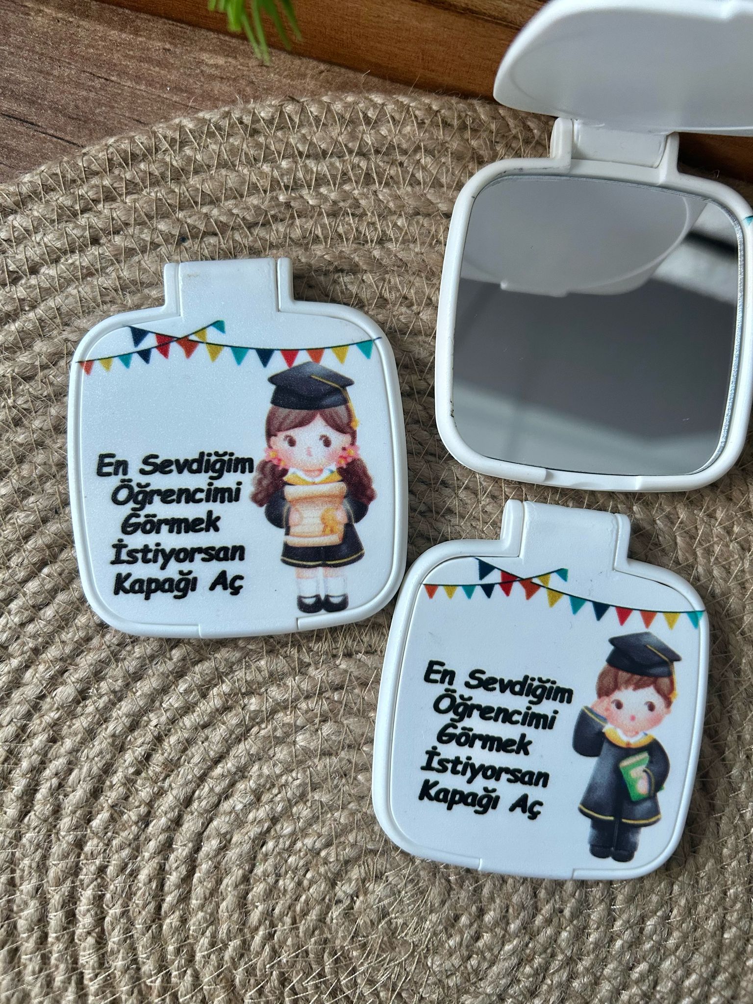 Mezuniyet ve Okul Temalı Kare Pleksi Ayna